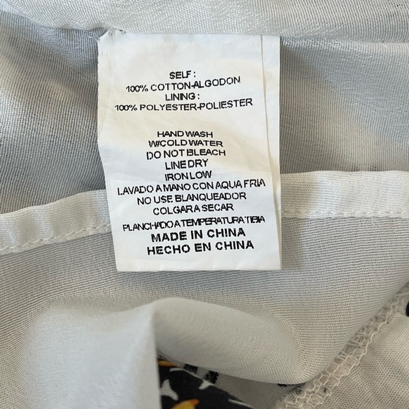 Vestique Floral Puff Sleeve Peplum Top | Black & White Daisy Print Sz S EUC - Picture 9 of 11